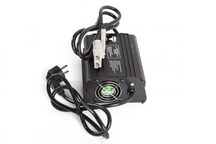 Зарядное устройство RuTrike для аккумуляторов 24V50A/H (10A) в Тольятти